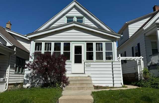 West Allis 3 bedroom house. photos photos