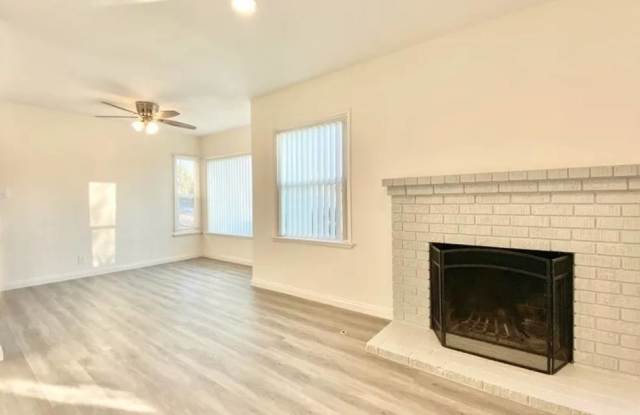 12341 Riverside Dr photos photos