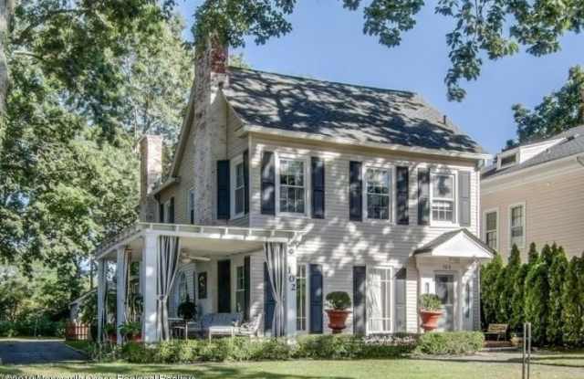 102 Lake Drive photos photos