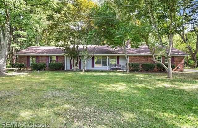 25100 Milford Road photos photos