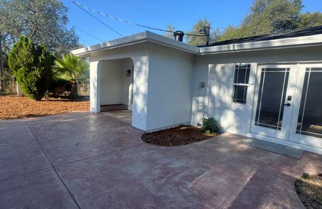BEAUTIFUL REMODELED 3 BED/1 BATH HOUSE IN SHASTA LAKE **MUST SEE PROPERTY** Gallery 4