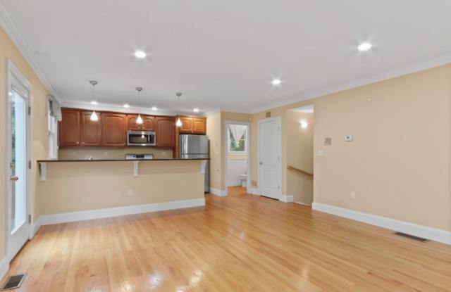 1 Ross Pl. Gallery 3