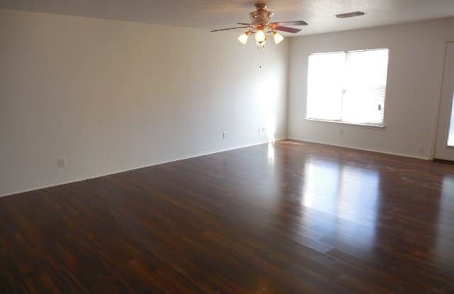 7702 Avery Road Gallery 4