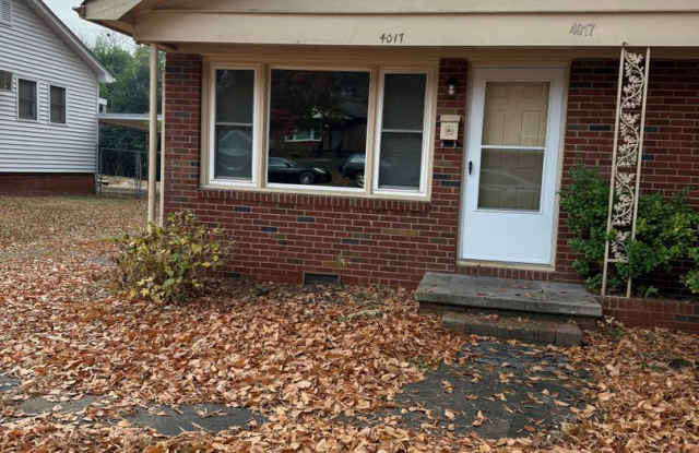 3 bedroom 1 bathroom house - 4017 Carlyle Drive, Charlotte, NC 28208