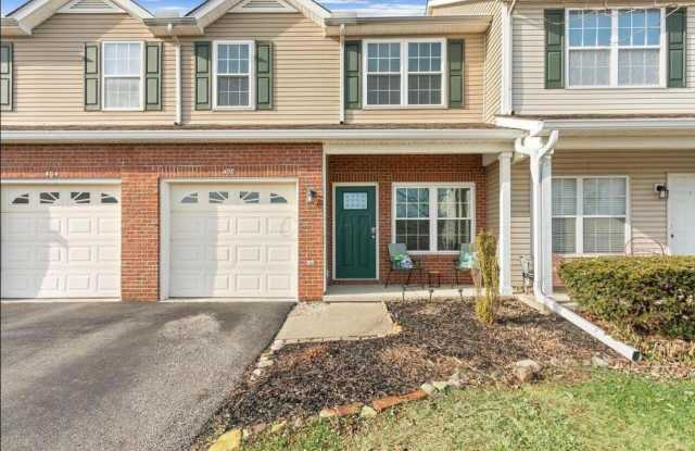 408 Fullers Circle photos photos