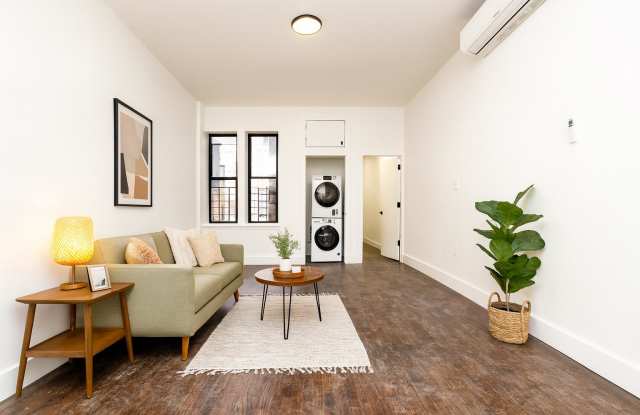 647 Willoughby Ave photos photos