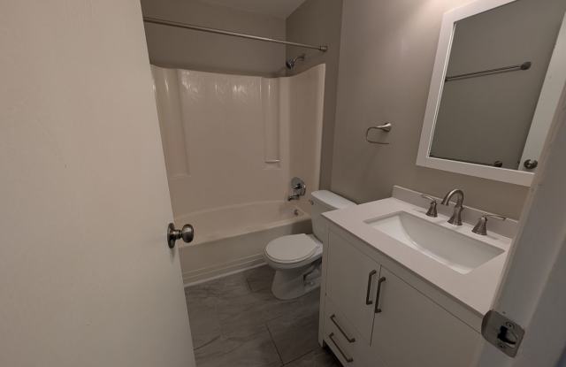 Charming 4-Bedroom Home for Rent in Summerville! Gallery 3