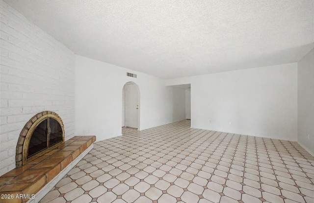 17213 N 35TH Drive Gallery 4