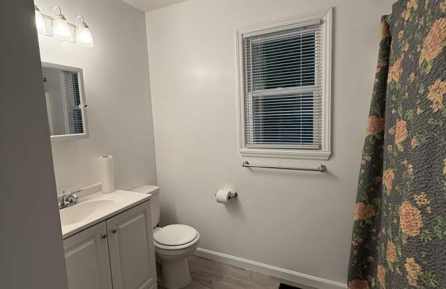 220 Sunnybrook Street - 2 Gallery 4