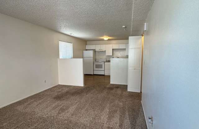 Cute 2 Bedroom Apartment for Rent on Provincial Drive Gallery 4