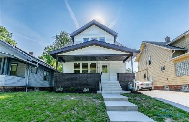 1824 Joffre Avenue photos photos