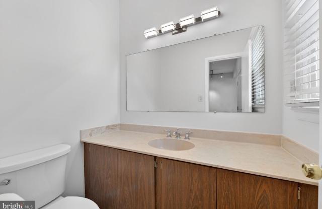 9926 GREAT OAKS WAY Gallery 4