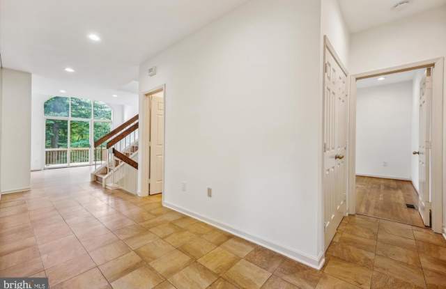 6 GOLDLEAF CT Gallery 2