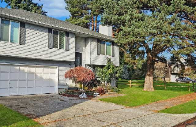 4 bedroom Home on Highland Golf Course APPLICATION PENDING photos photos