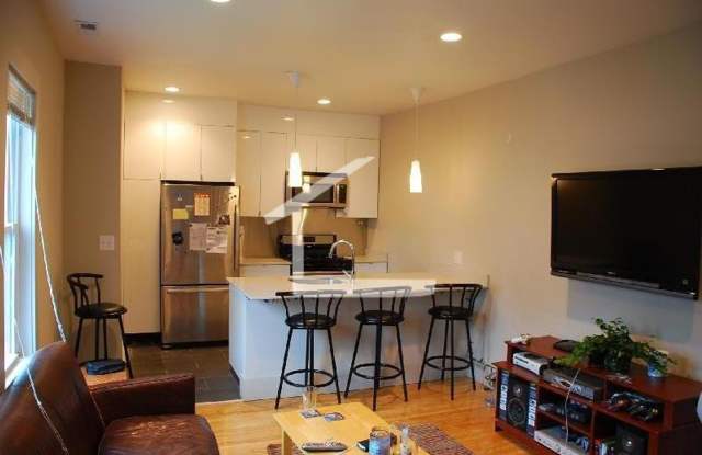Check out this 5 bed 2 bath in Allston..... Gallery 4