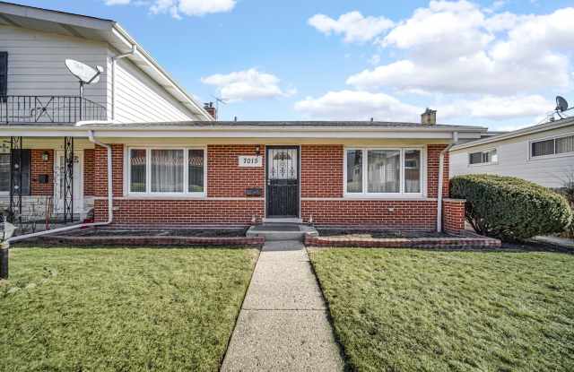 7015 W Carol Avenue - 7015 West Carol Avenue, Niles, IL 60714