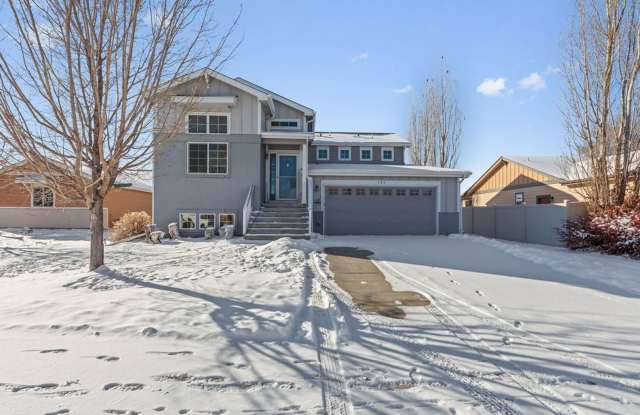 Charming 4-Bedroom, 3-Bath Home in East Loveland photos photos