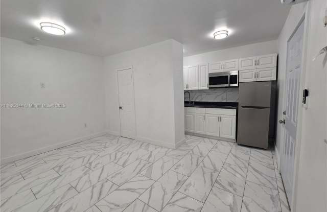 1230 NW 70 st photos photos