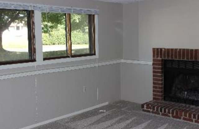 556 98th Lane North East Gallery 4