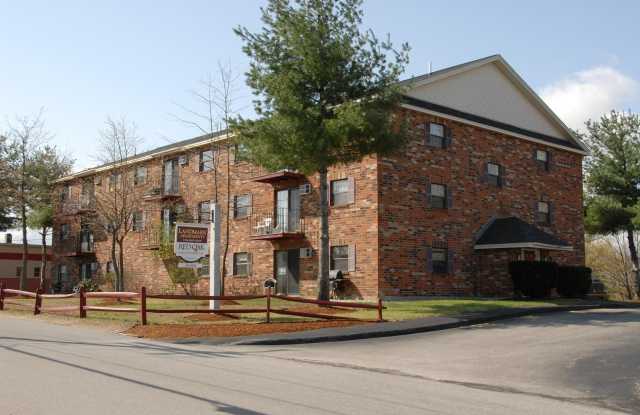 11 Railroad Avenue - 11 Railroad Avenue, Derry, NH 03038