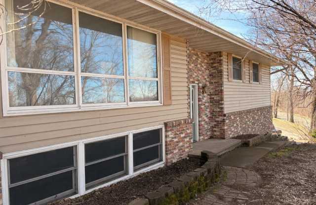 Spacious 3-Bed 3-Bath Clinton Home with Attached Garage! photos photos