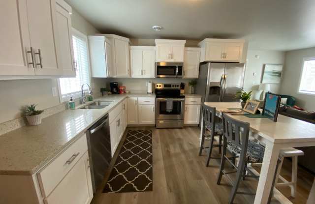 NEW CONSTRUCTION - 3 bdrm/2 bath Townhome! photos photos