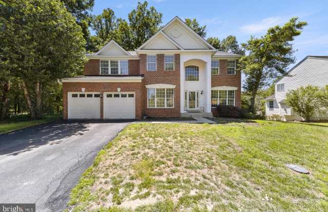 9201 GOLF Court Gallery 1