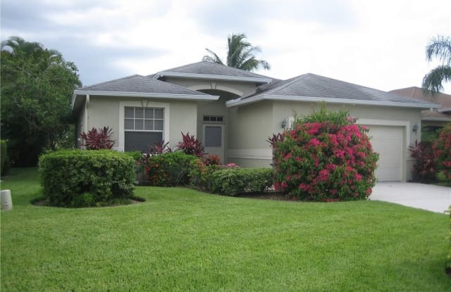568 Crossfield CIR - 568 Crossfield Circle, Collier County, FL 34104