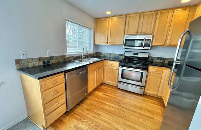 Lovely 3 bed Townhome near desirable Greenlake! photos photos Lovely 3 bed Townhome near desirable Greenlake! photos photos
