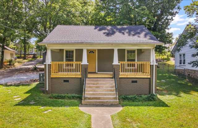 2 bed 1 bath home FOR RENT in the Heart of South Knox - 114 Wynn Avenue, Knoxville, TN 37920