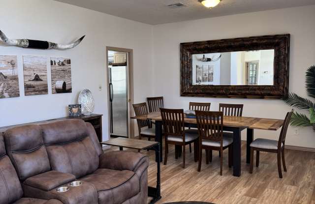 4406 Echo Canyon Road Gallery 1