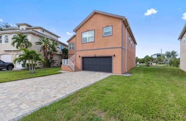 1081 S POINTE ALEXIS Drive Gallery 3