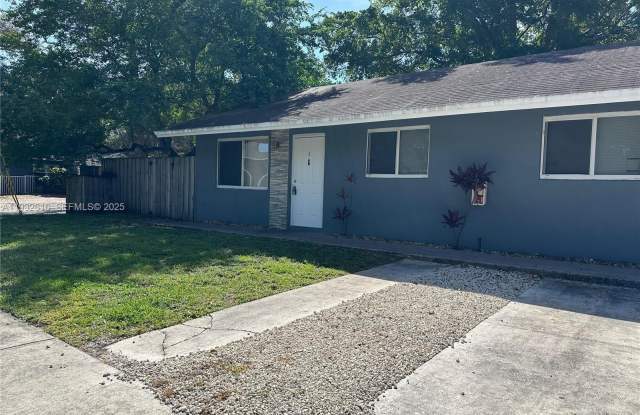 647 NW 3rd Ave photos photos