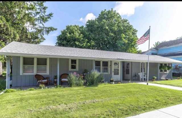 122 W Lagrange St photos photos