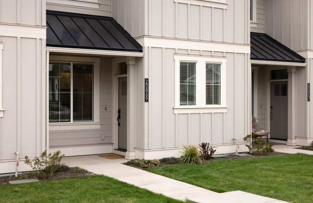 Modern 3 Bed 2.5 Bath Townhome with Resort-Style Amenities. Rent Credit & Pets OK! Gallery 4