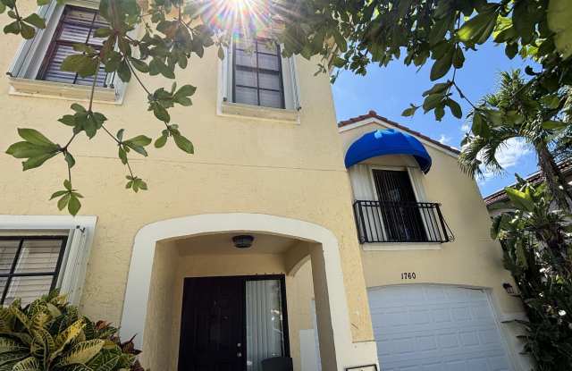 1760 Shoreside Circle Gallery 2