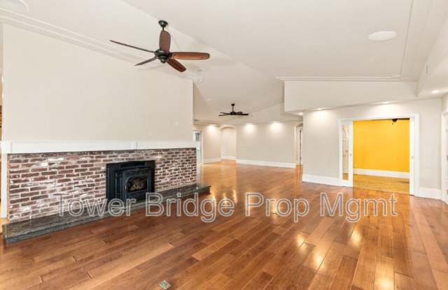 5770 Hoffman Lane Gallery 4