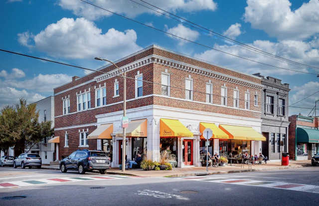 RARE OPPORTUNITY 1,200 SF ± Apartment in The Hill — Private Patio, Hardwood Floors  Renovated Kitchen - 1828 Marconi Avenue, St. Louis, MO 63110