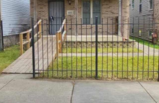 Available 8/1- Single Family home 2Bed 1bath located in Englewood photos photos