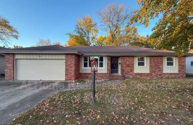 1217 E Sunset Ct - 1217 East Sunset Court, Springfield, MO 65804