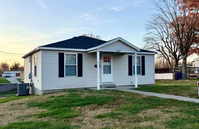 1227 Western St - 1227 Western Street, Mexico, MO 65265