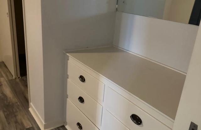 MID CITY SOUTH HOME FOR RENT Gallery 4