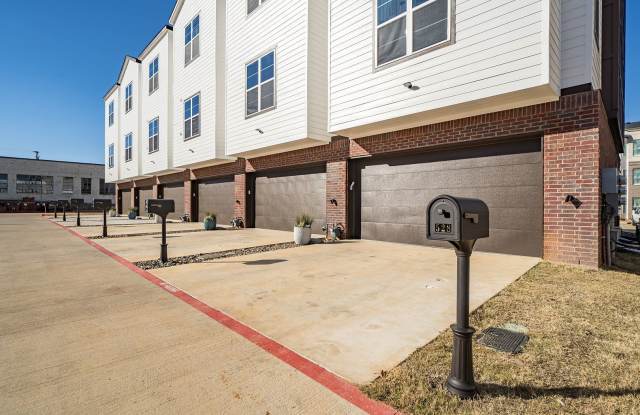 Exquisite 3-bedroom, 3.5-bath, 2-car garage townhome in downtown Tyler! photos photos