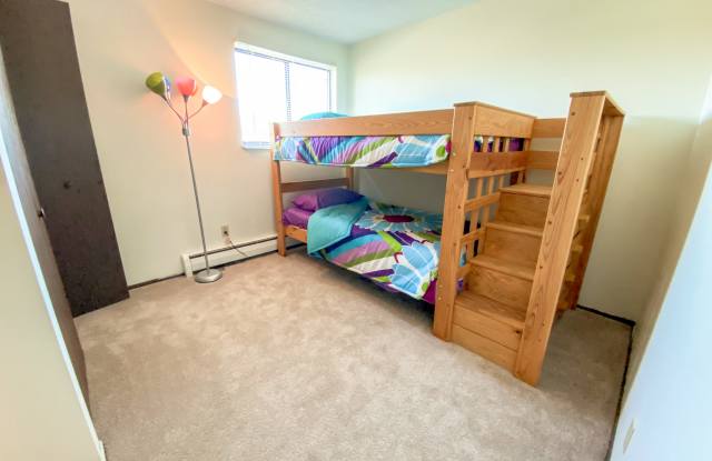 Condor Garden Apartments Gallery 4