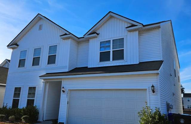 Spacious Two-Story Living on a Premium Lot in Johns Island! Gallery 4