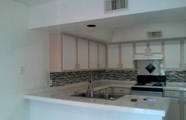 Non age restricted townhome available Valley Verde Townhome Green Valley Arizona photos photos