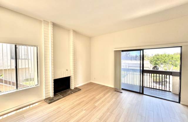 AVAILABLE NOW: BIG College Area Townhome 4 Bed / 2.5 Bath garage, AC, pool, W/D photos photos