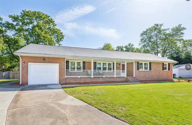 Call Rashida Clarke at (757)325-9880 for more information Gallery 3