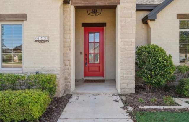 Newer 4 bed 3 bath now available in Wolforth Gallery 3