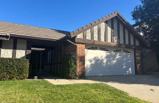 A Cozy Classic With Backyard Charm in Newbury Park photos photos